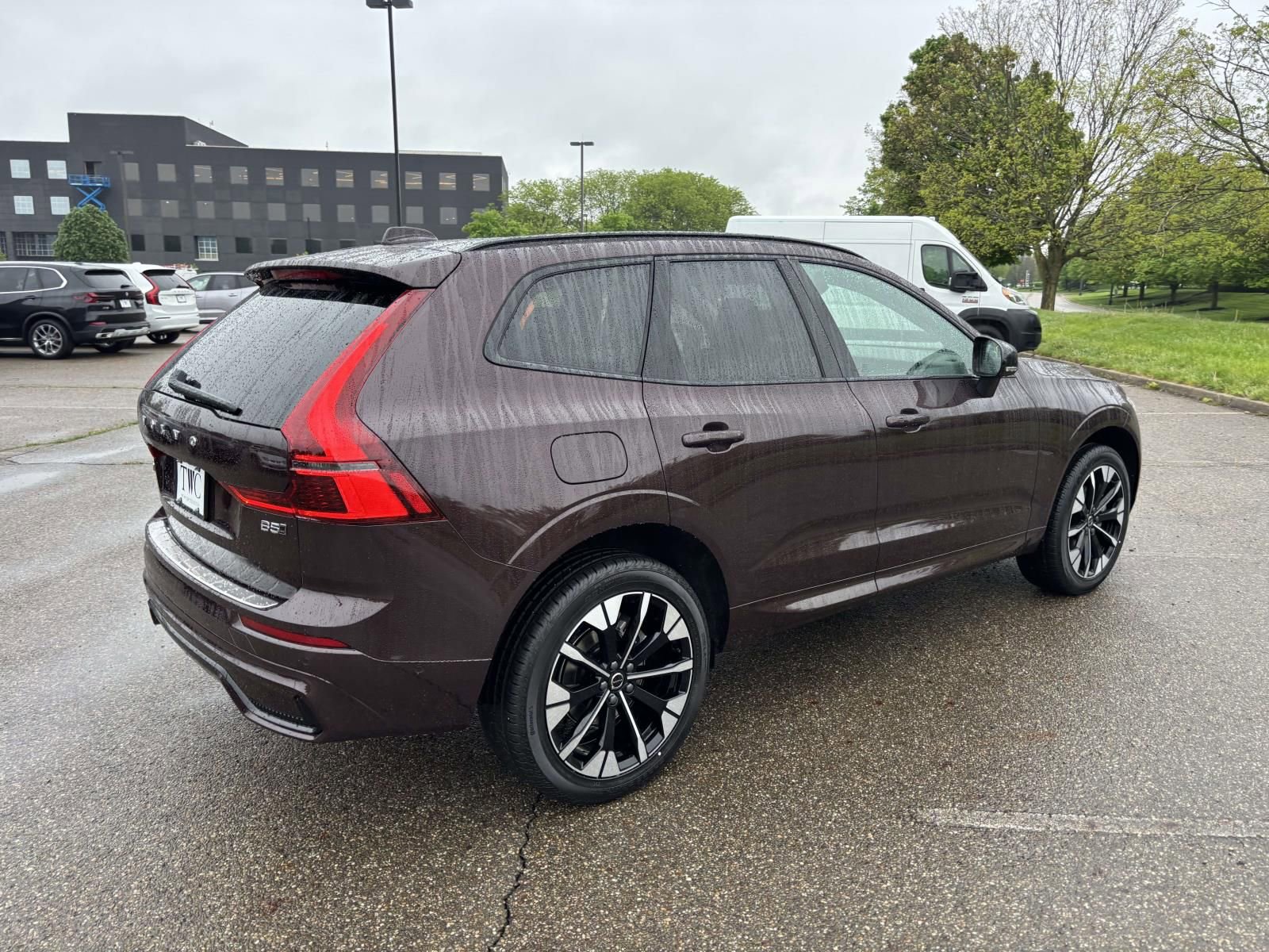 New 2026 Volvo XC60 B5 Plus w/ Protection Package Premier AWD/4WD image 5