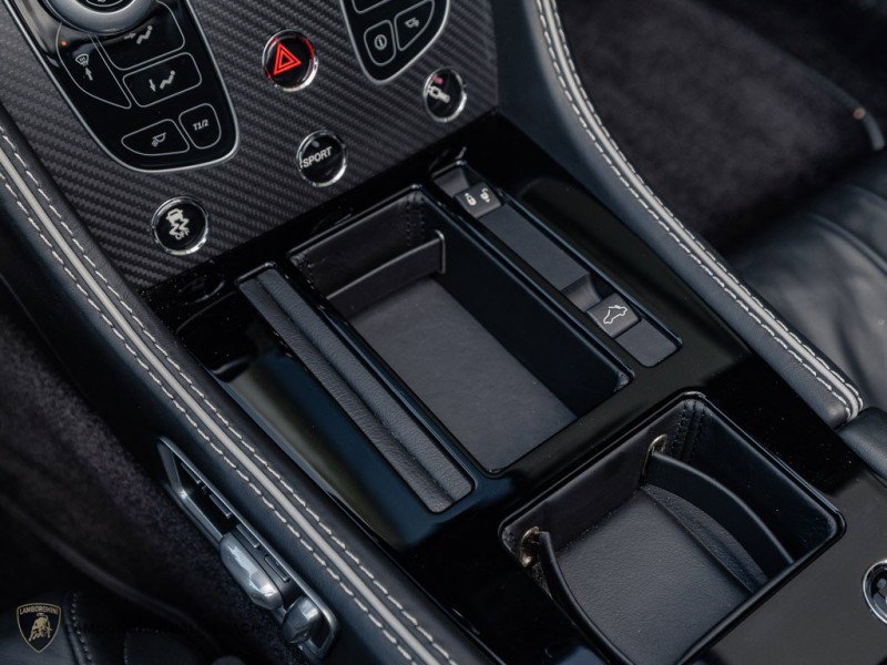 Used 2016 Aston Martin DB9 GT image 18