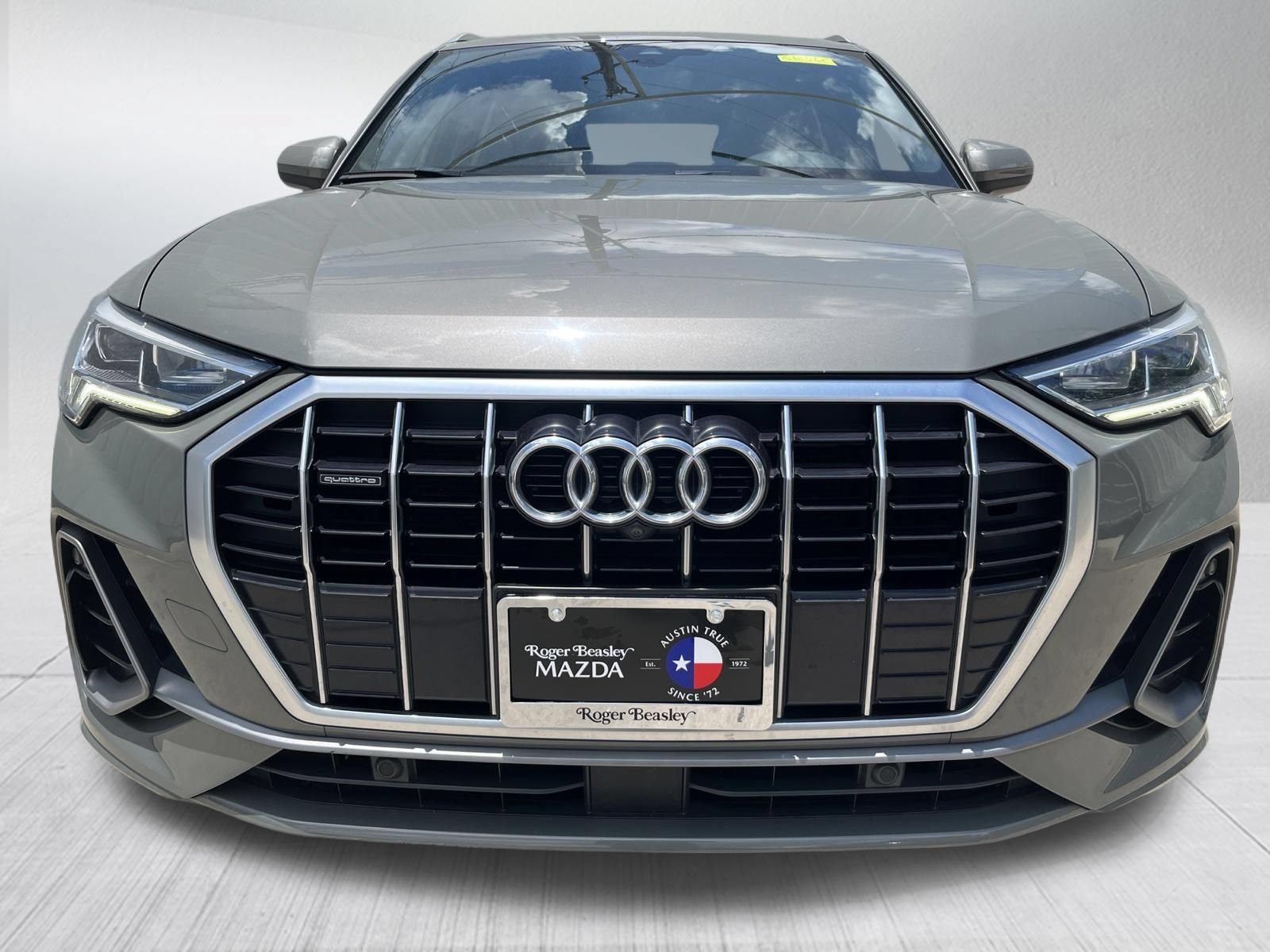 Used 2020 Audi Q3 2.0T Prestige w/ Prestige Package AWD/4WD image 2