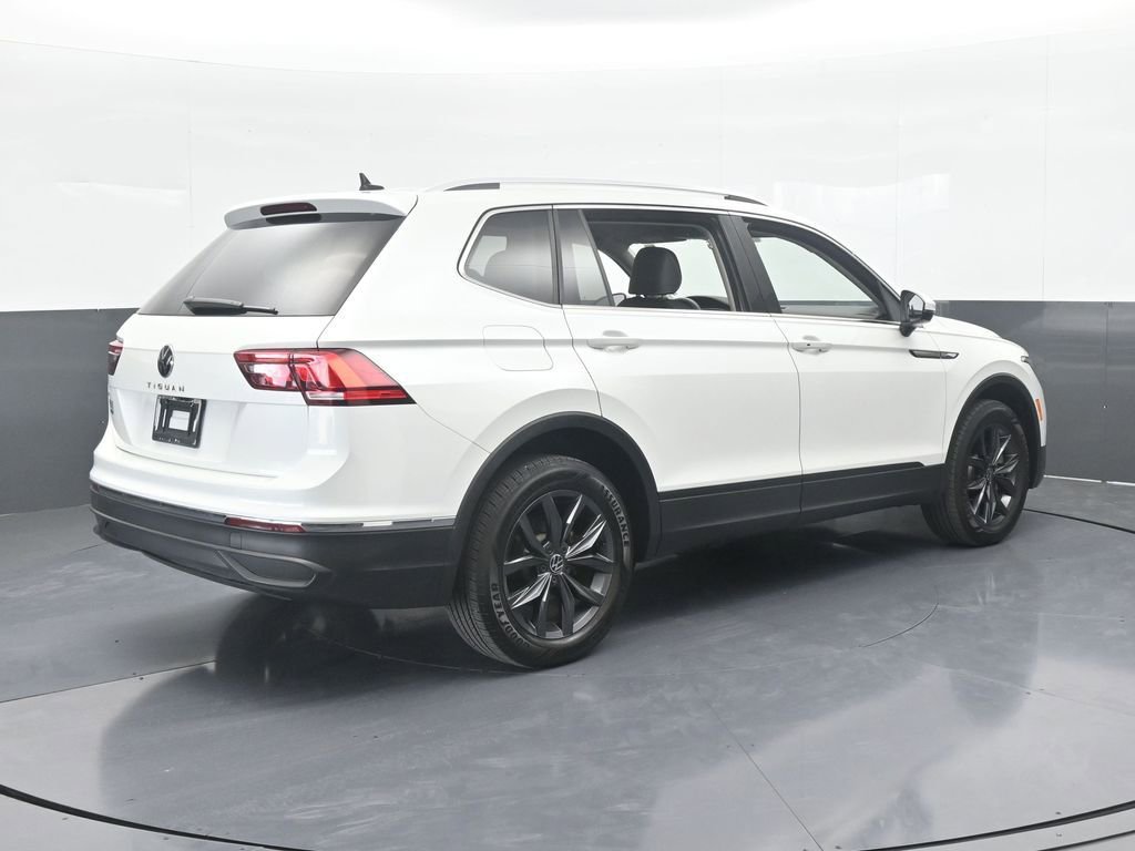 Used 2023 Volkswagen Tiguan SE image 6