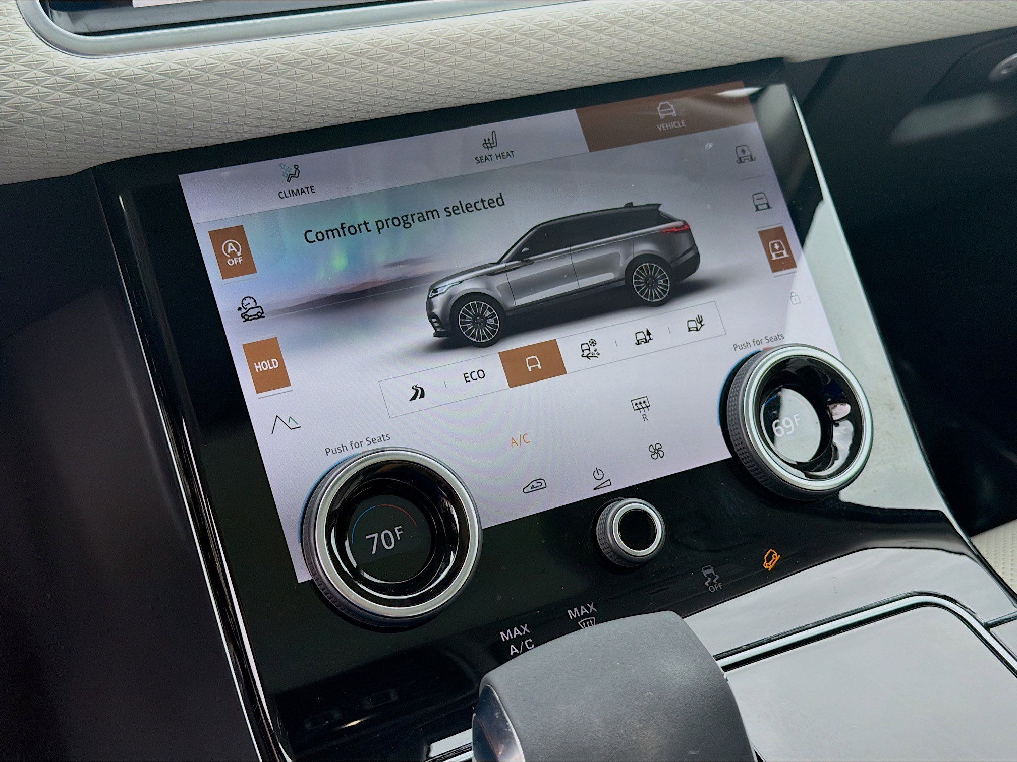 Used 2022 Land Rover Range Rover Velar R-Dynamic S AWD/4WD image 12