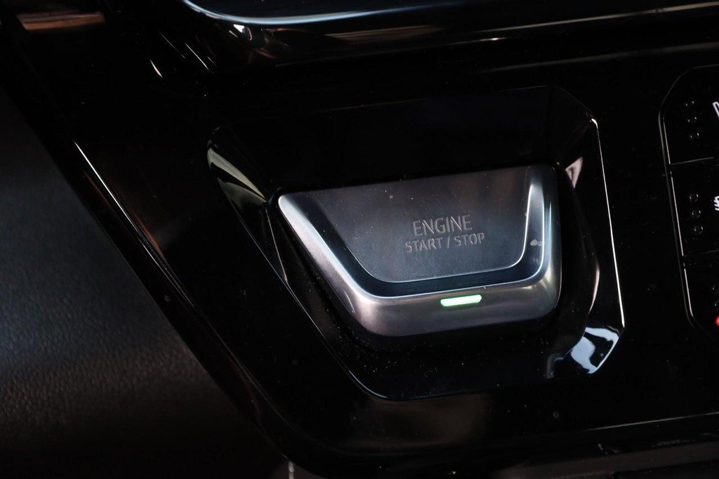 Used 2026 GMC Sierra 2500 AT4X image 16