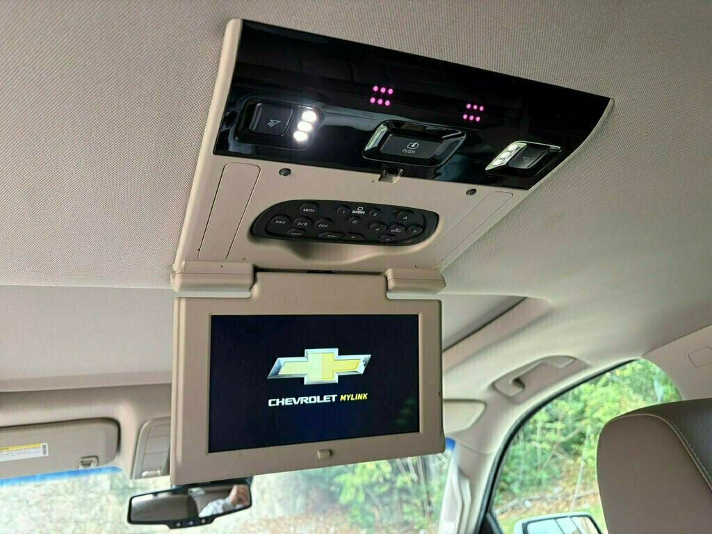 Used 2018 Chevrolet Suburban LT AWD/4WD image 21