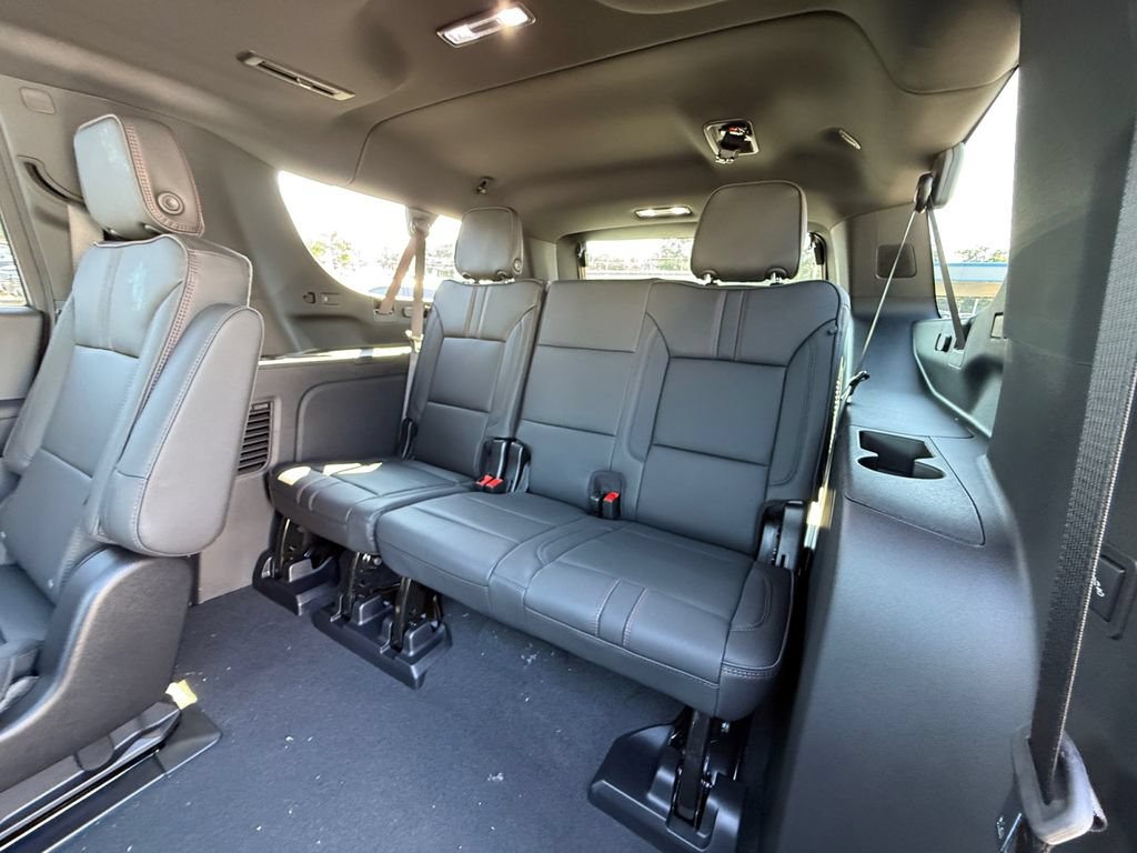 New 2026 Chevrolet Suburban RST w/ RST Capability Package AWD/4WD image 26