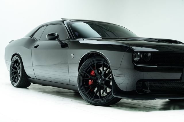 Used 2016 Dodge Challenger SRT Hellcat RWD image 3