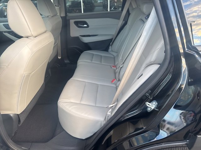 Used 2024 Nissan Rogue SL image 16