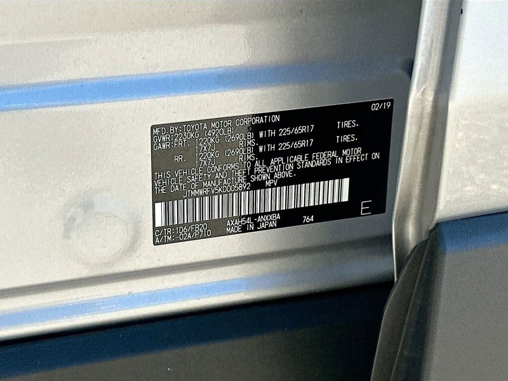 Used 2019 Toyota RAV4 LE w/ Carpet Mat Package AWD/4WD image 28