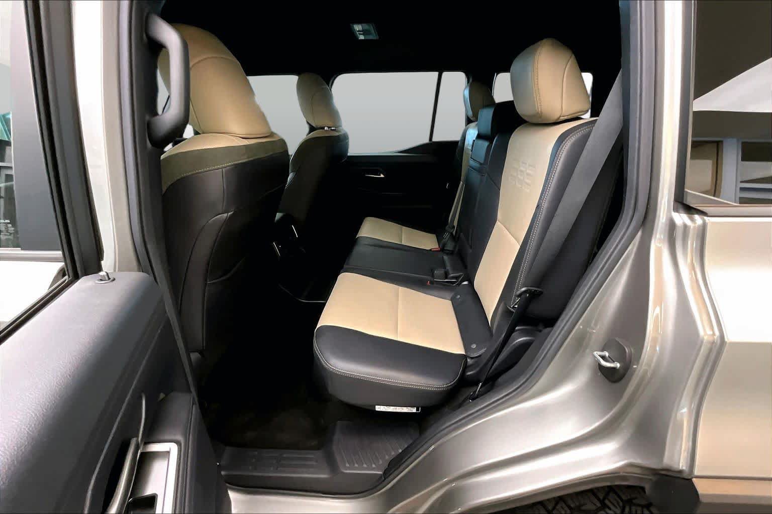 Used 2024 Lexus GX 550 AWD/4WD image 20