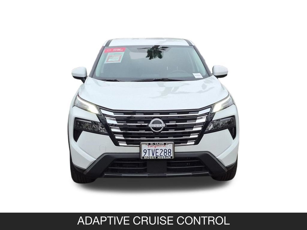 Certified 2026 Nissan Rogue SV FWD image 4