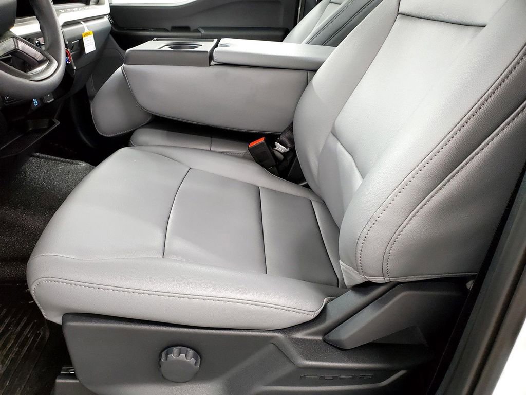 New 2026 Ford F250 XL w/ Snow Plow/Camper Package image 15