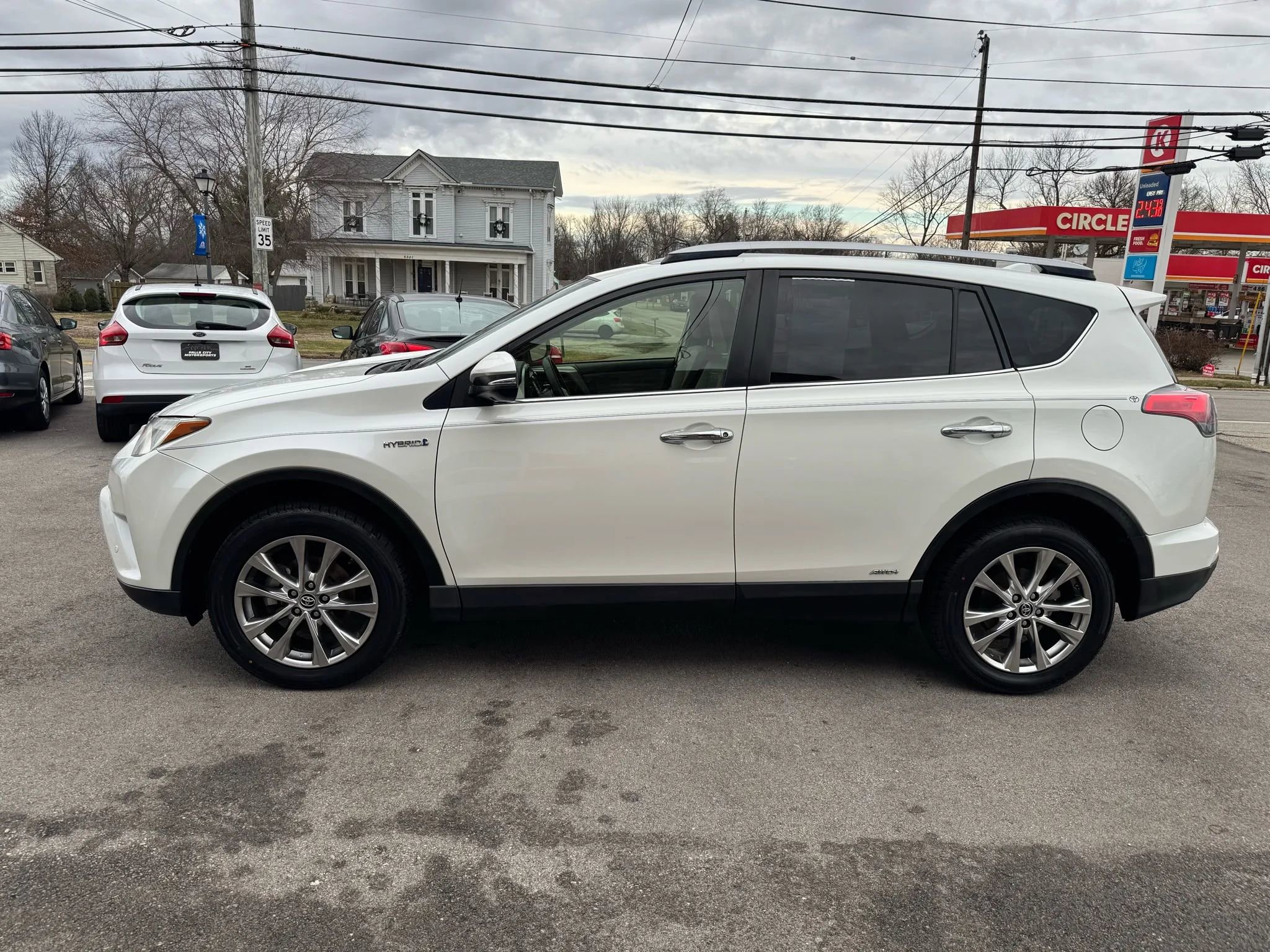 Used 2017 Toyota RAV4 Limited w/ Advanced Technology Package image 8