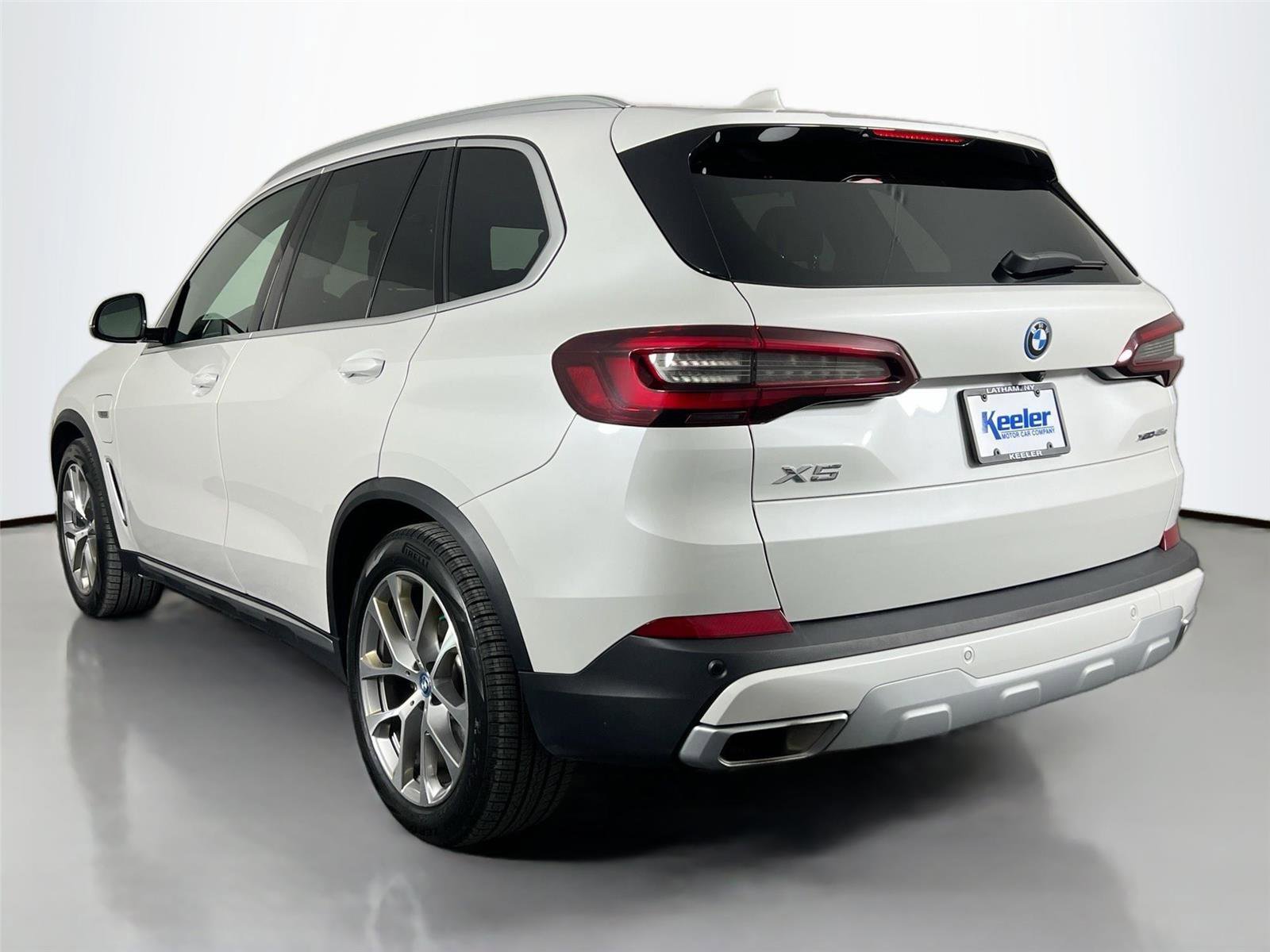 Used 2023 BMW X5 xDrive45e w/ Executive Package image 4
