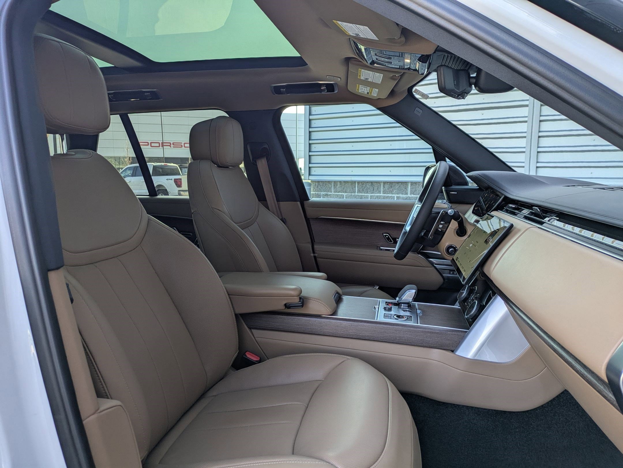 Used 2023 Land Rover Range Rover SE image 29