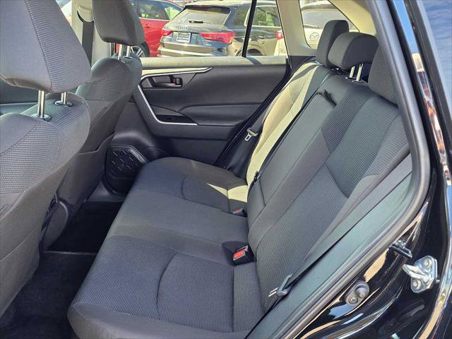 Used 2025 Toyota RAV4 LE AWD/4WD image 16