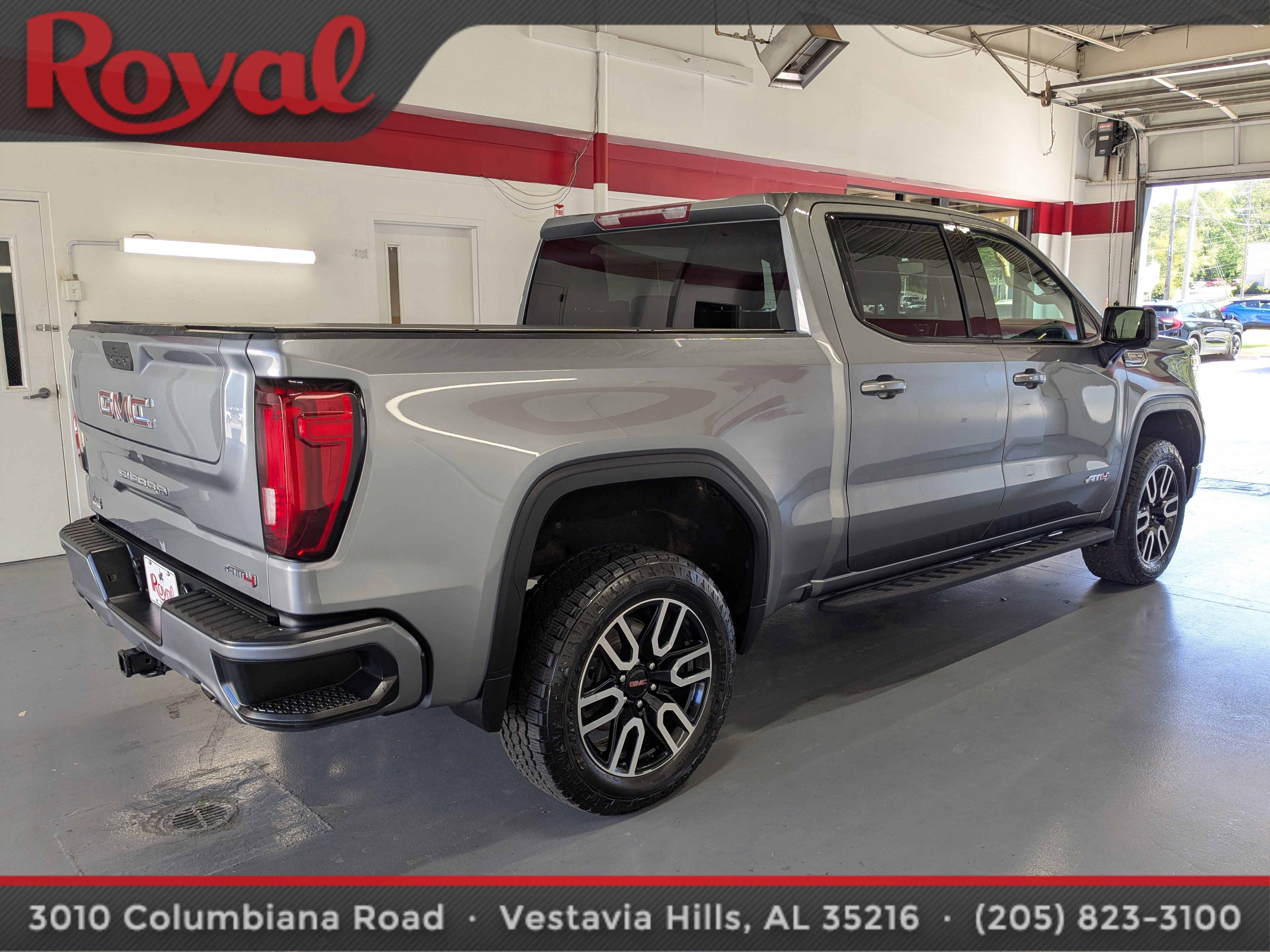 Used 2021 GMC Sierra 1500 AT4 AWD/4WD image 4