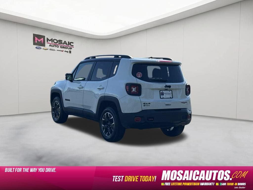 Used 2023 Jeep Renegade Trailhawk w/ Trailhawk Elite Group AWD/4WD image 5
