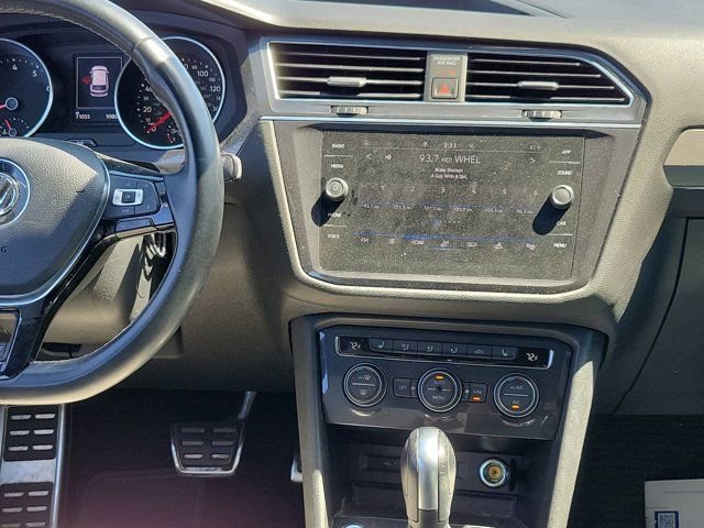 Used 2021 Volkswagen Tiguan SE R-Line FWD image 17