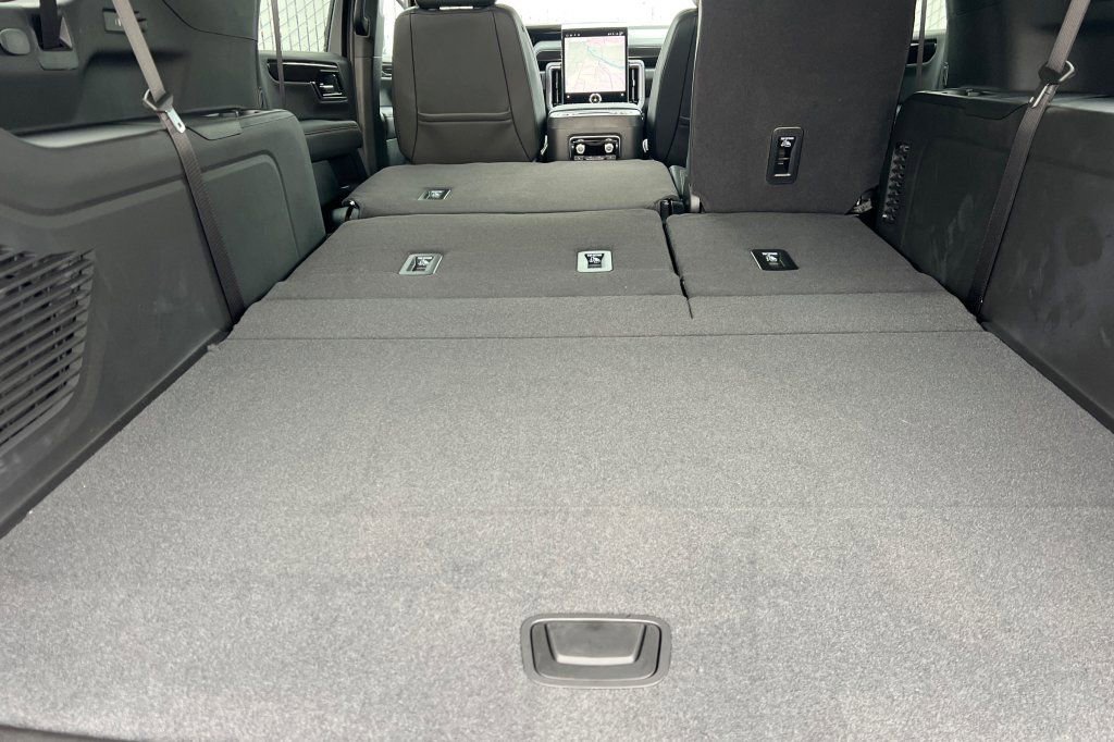 New 2026 GMC Yukon XL Elevation image 13