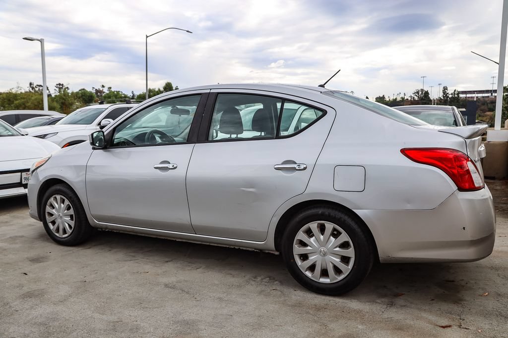 Used 2015 Nissan Versa SV FWD image 7