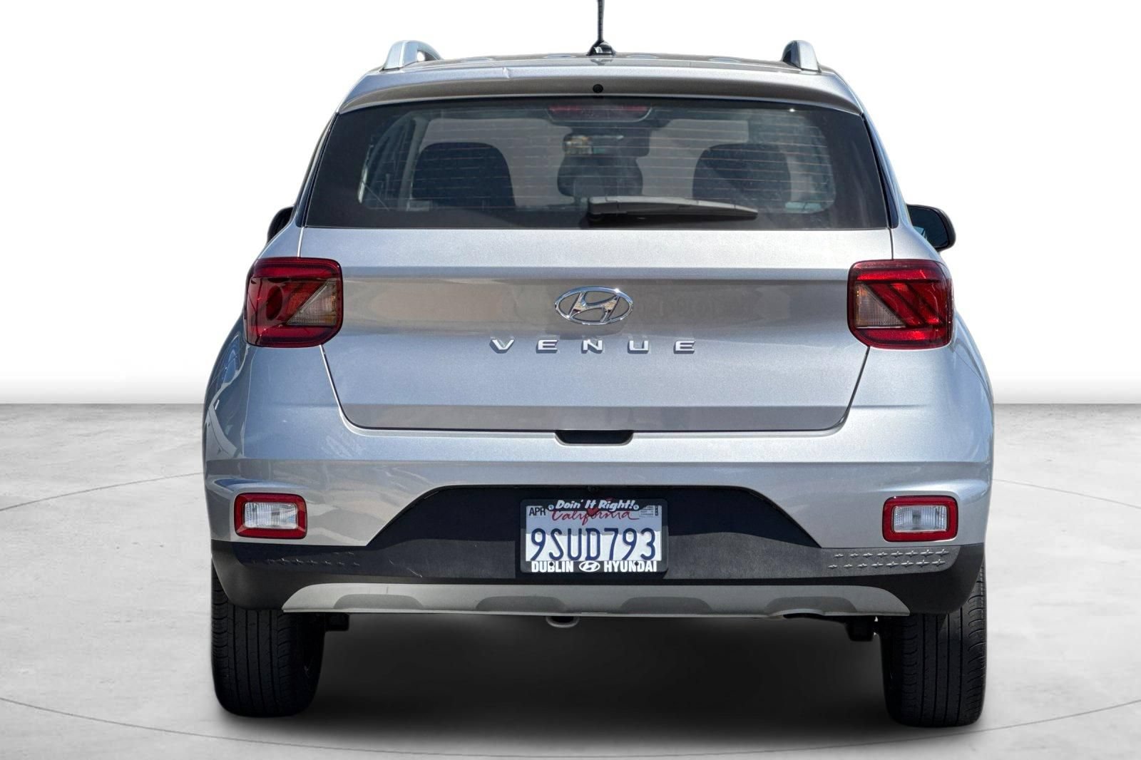 Used 2025 Hyundai Venue SEL FWD image 5