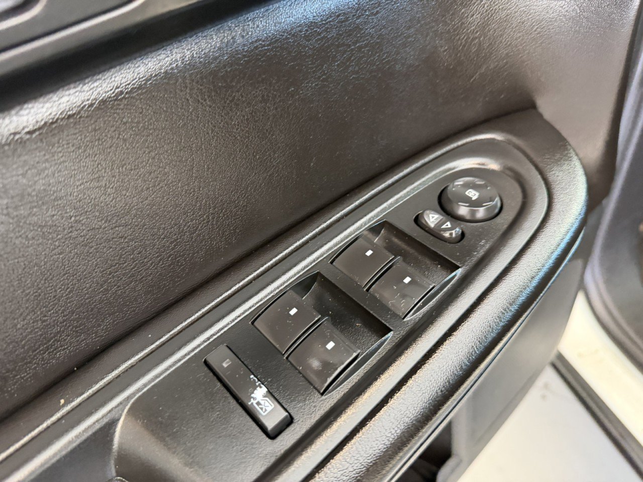 Used 2015 Chevrolet Traverse LT image 21