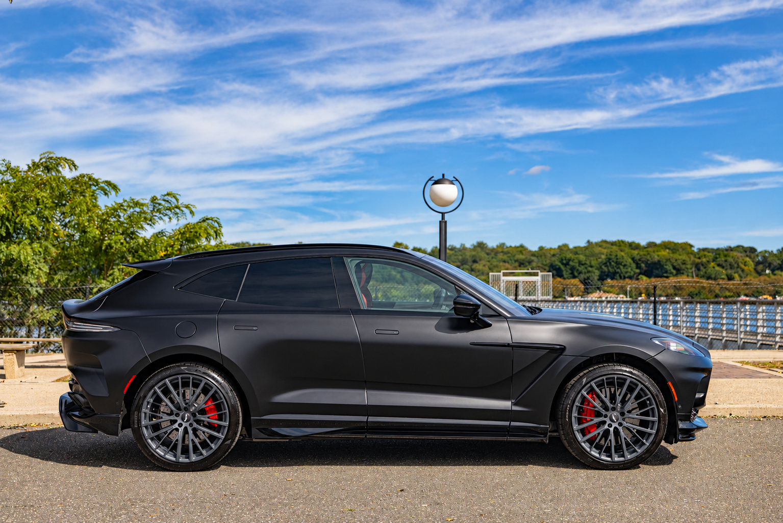 Used 2025 Aston Martin DBX 707 AWD/4WD image 7