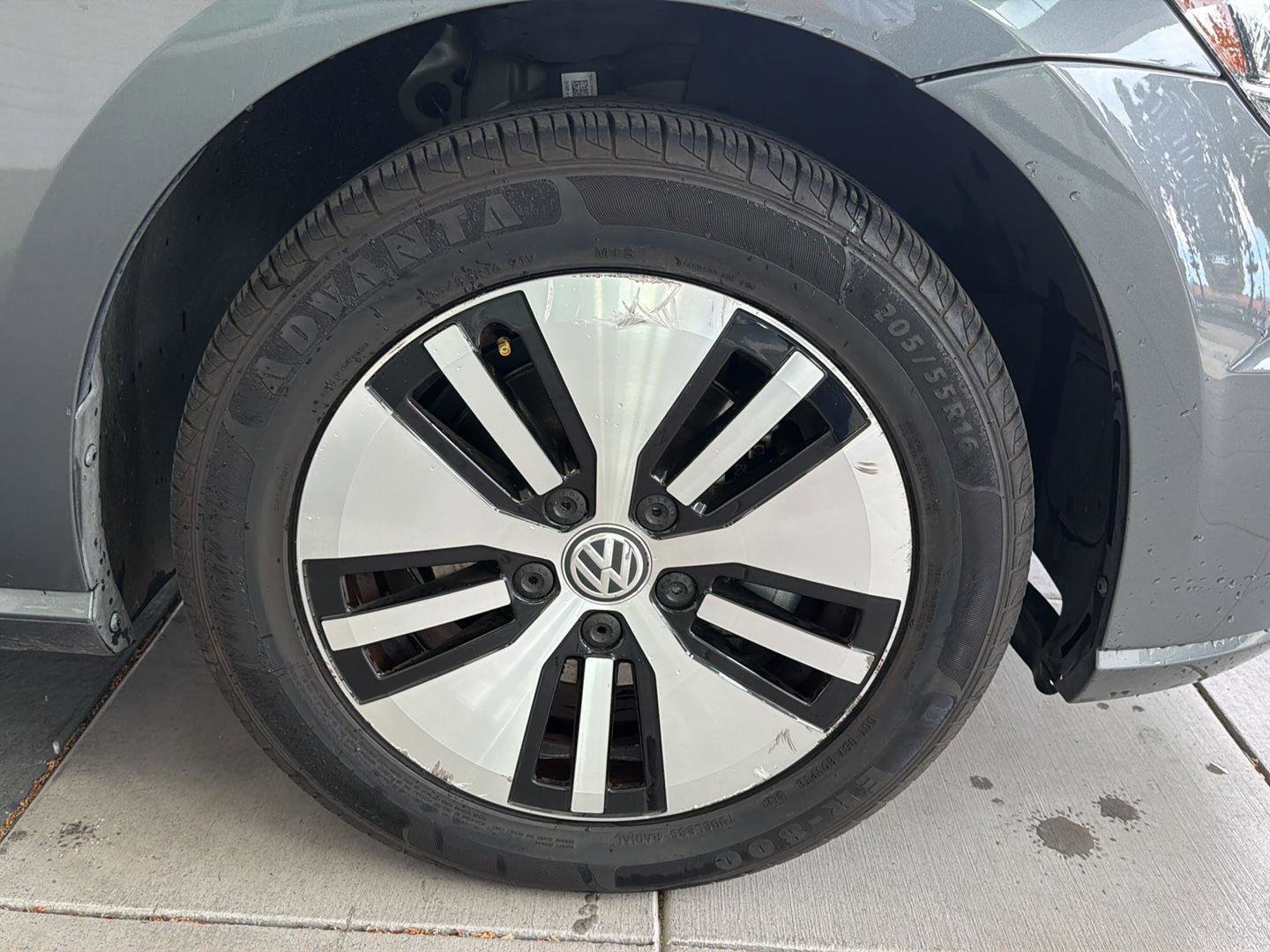 Used 2019 Volkswagen e-Golf SE w/ Driver Assistance Package image 10
