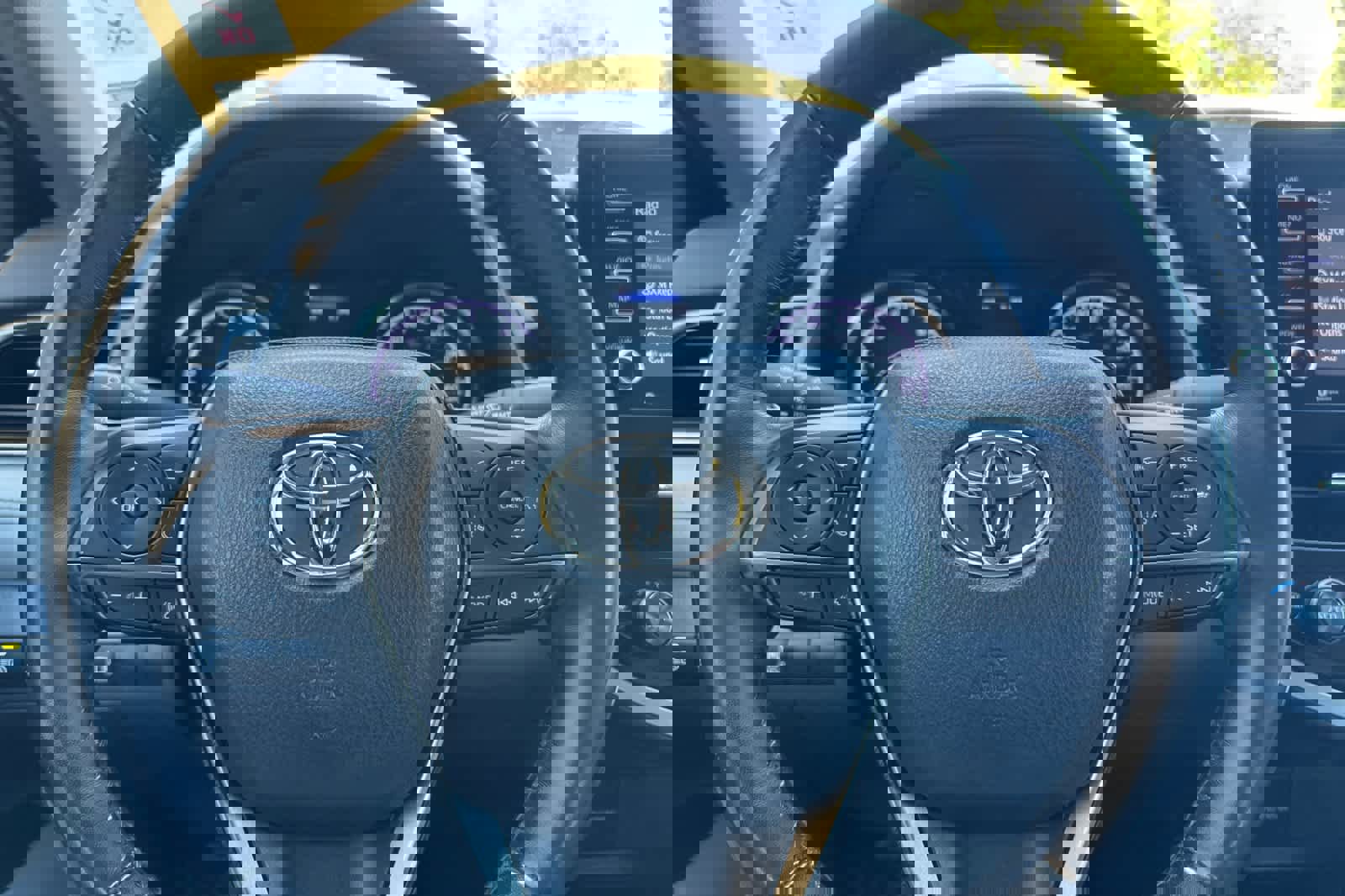 Used 2022 Toyota Camry SE w/ Convenience Package FWD image 21