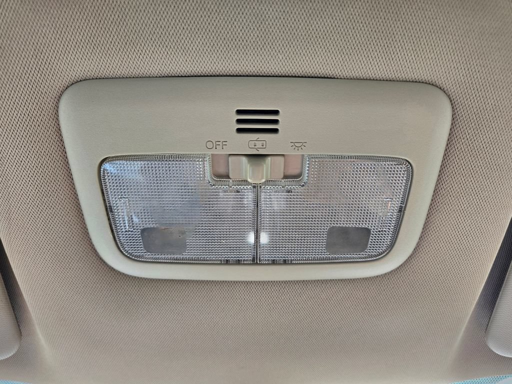 Used 2016 Toyota Corolla LE FWD image 34