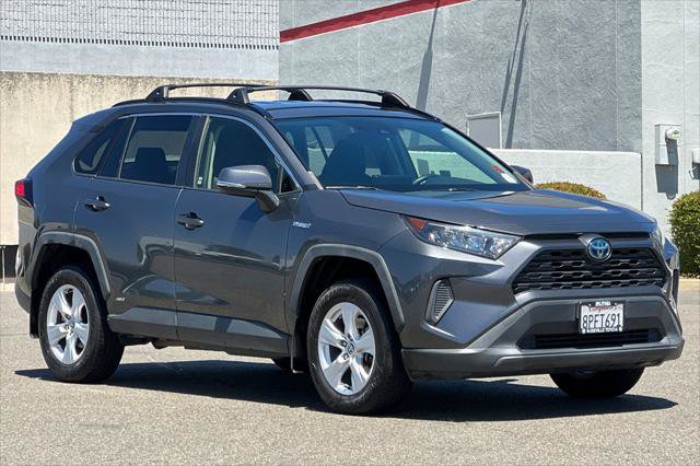 Certified 2020 Toyota RAV4 LE w/ Carpet Mat Package AWD/4WD image 5
