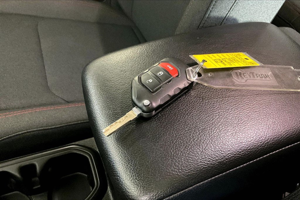 Used 2025 Jeep Wrangler Unlimited Rubicon AWD/4WD image 12
