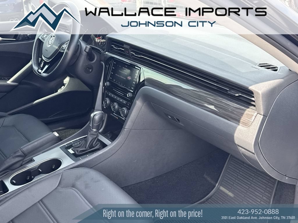 Used 2020 Volkswagen Passat 2.0T R-Line FWD image 34