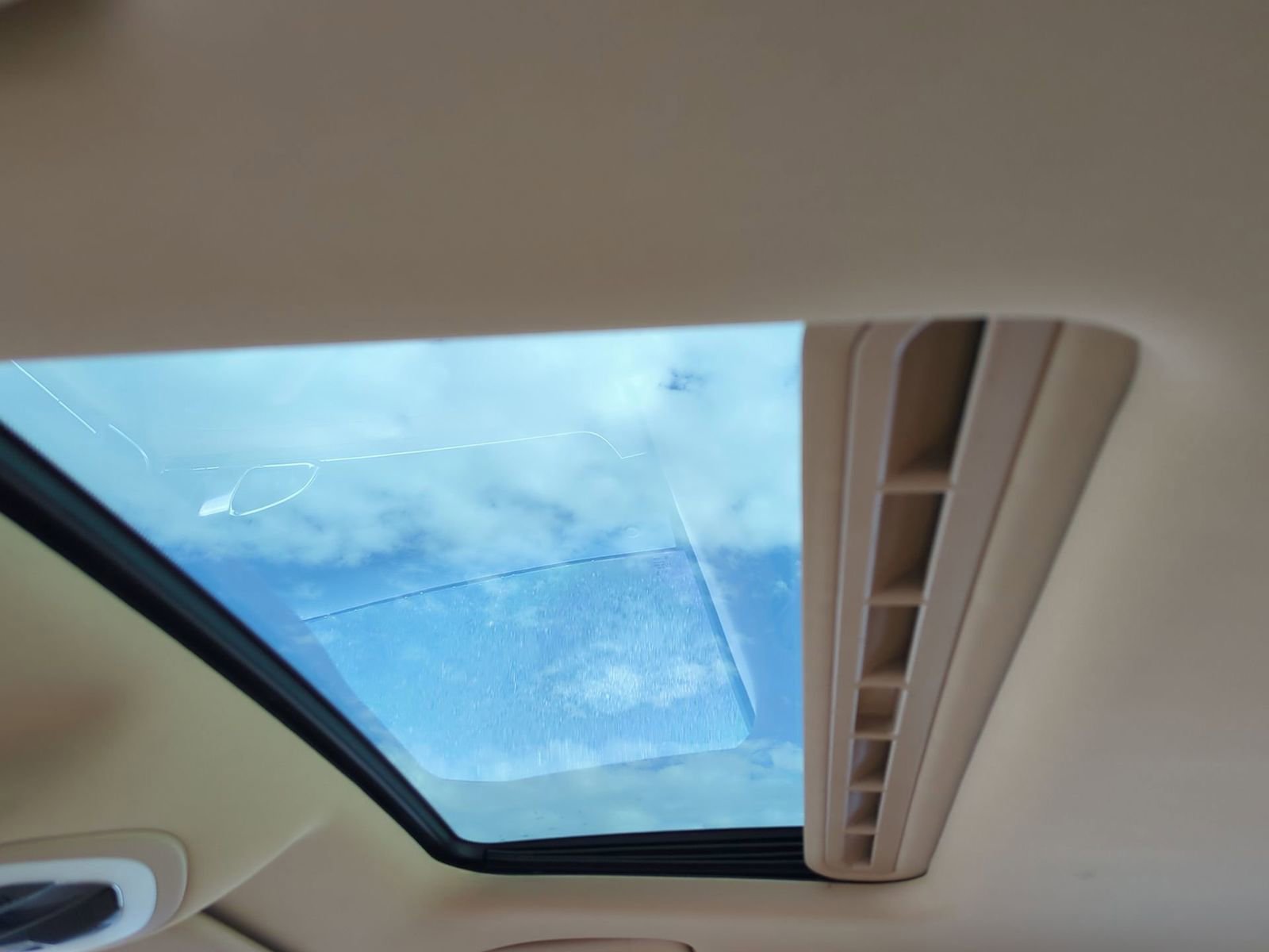 Used 2016 Porsche Panamera 4S image 23