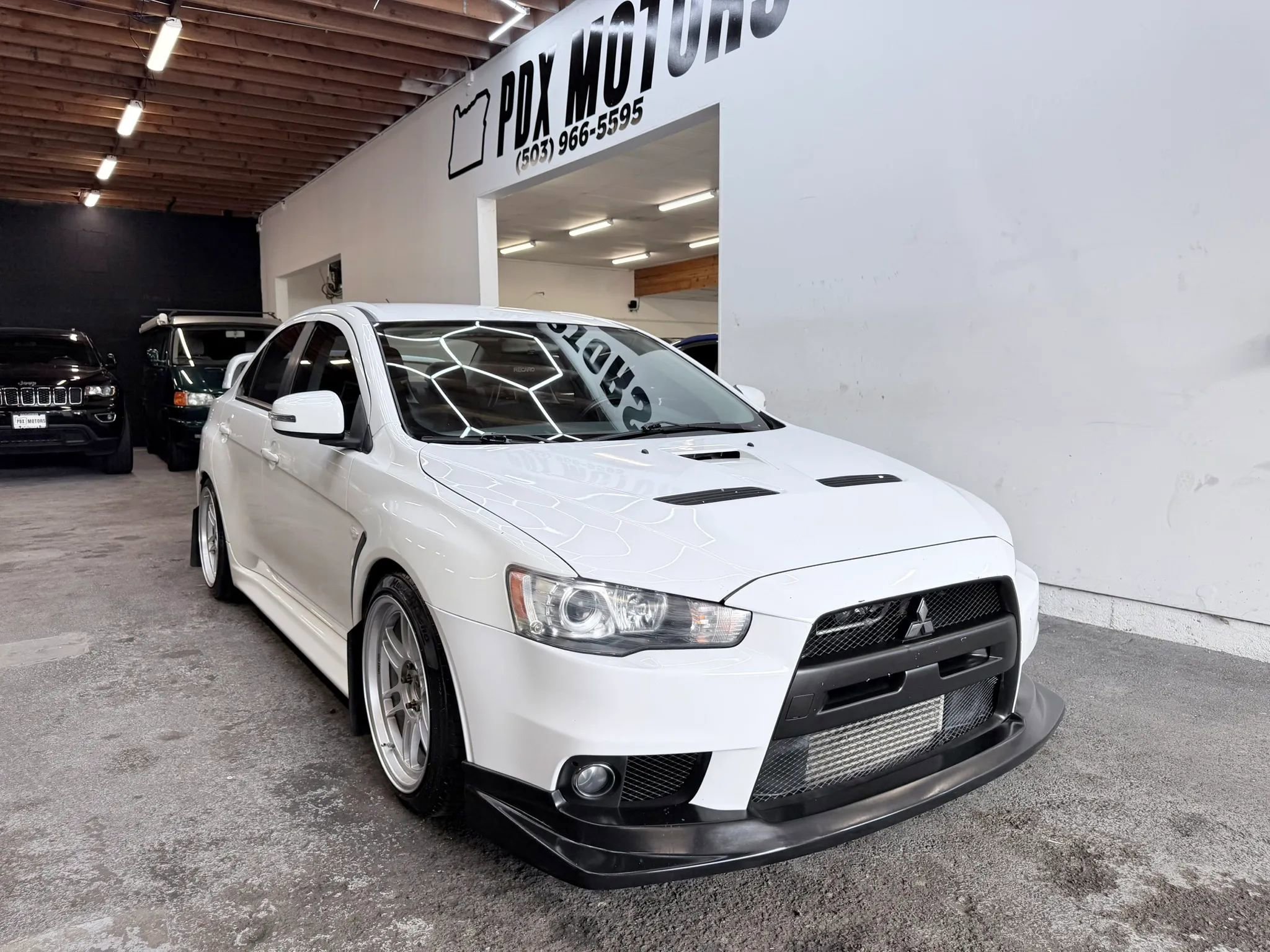 Used 2011 Mitsubishi Lancer Evolution GSR image 2