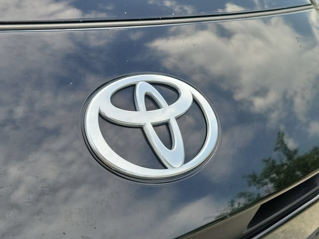 Used 2025 Toyota Camry SE FWD image 7