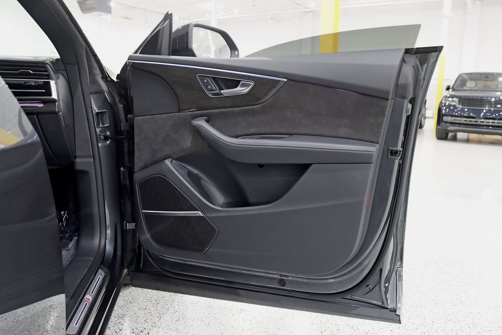 Used 2022 Audi SQ8 Prestige AWD/4WD image 37