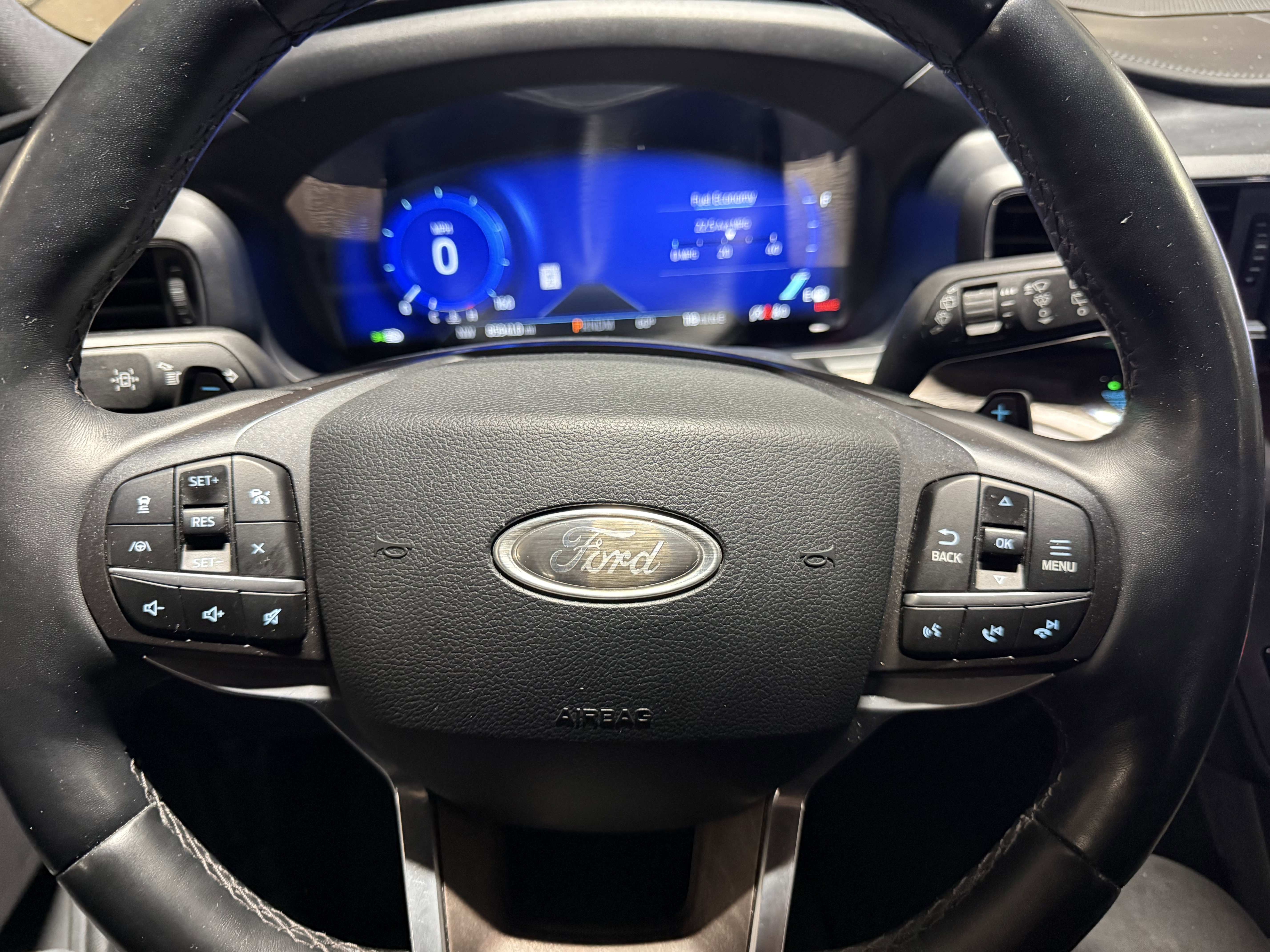Used 2020 Ford Explorer Platinum AWD/4WD image 17