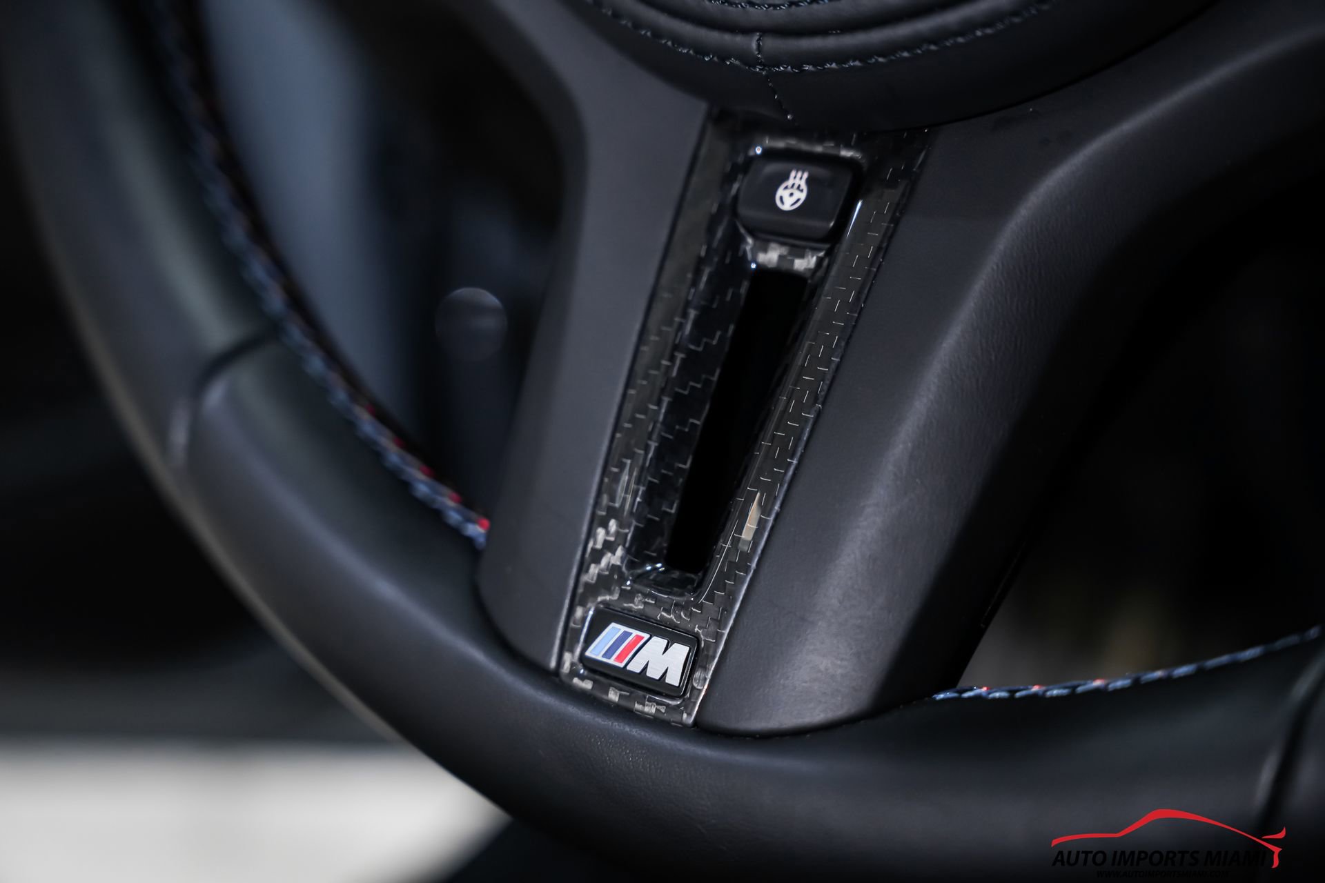 Used 2022 BMW M4 Coupe w/ M Carbon Exterior Package image 92