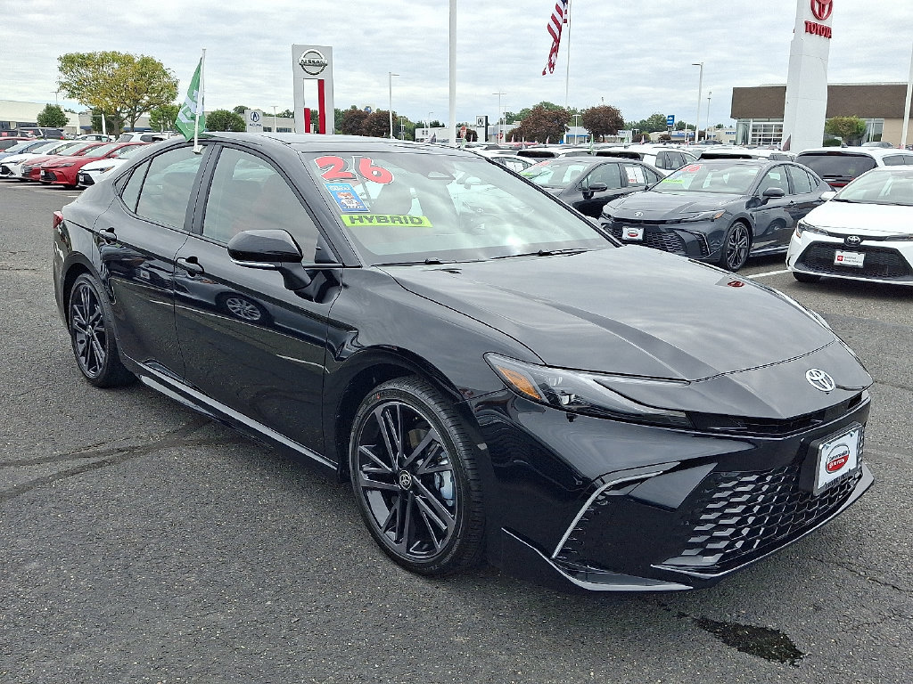Used 2026 Toyota Camry XSE FWD image 3
