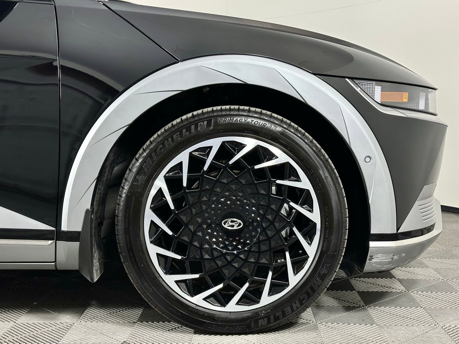 Used 2024 Hyundai Ioniq 5 Limited image 9