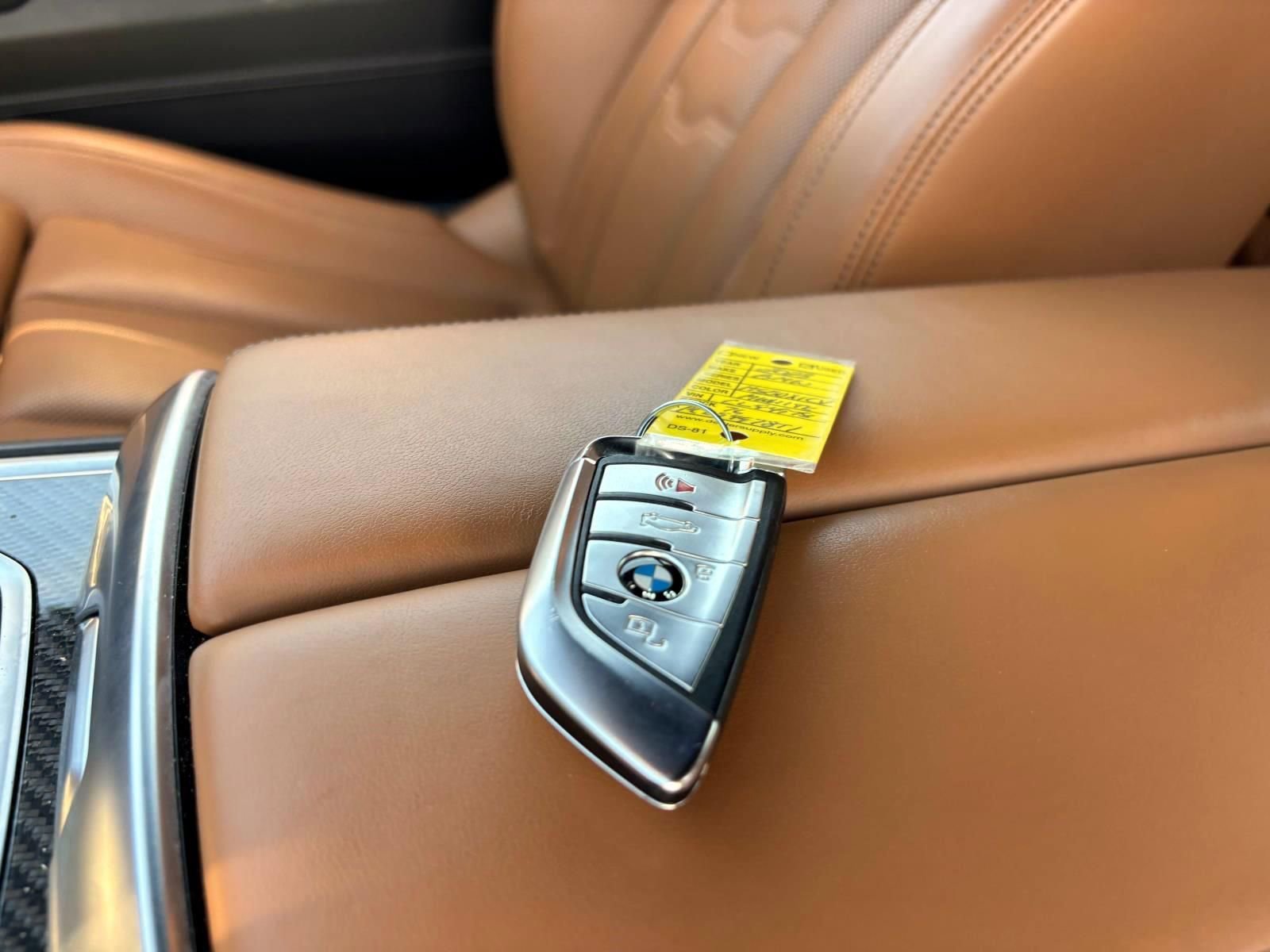 Used 2023 BMW M850i xDrive Convertible image 27