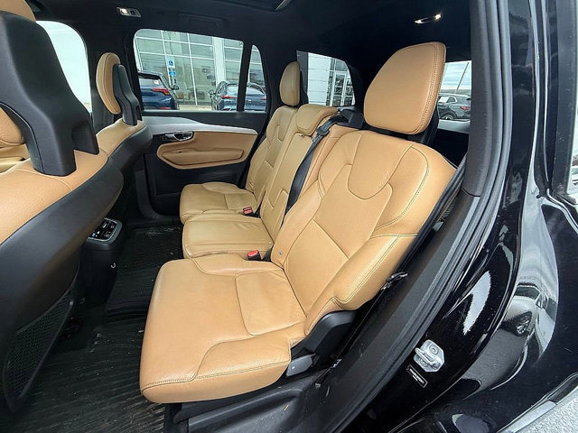 Used 2017 Volvo XC90 T6 Momentum w/ Vision Package image 11