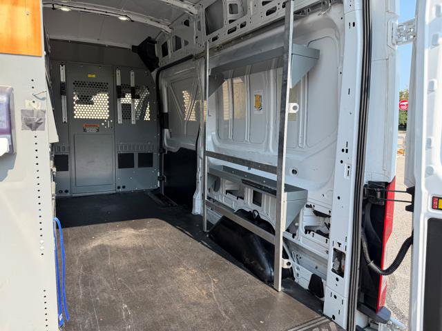 Used 2017 Ford Transit 250 148 High Roof RWD image 32