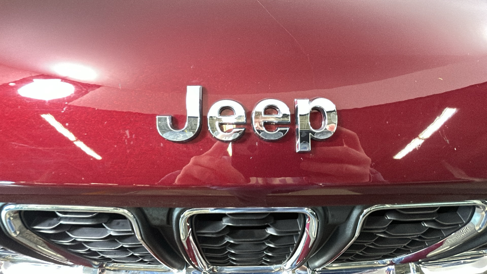 Used 2023 Jeep Grand Cherokee Laredo w/ Luxury Tech Group I AWD/4WD image 10