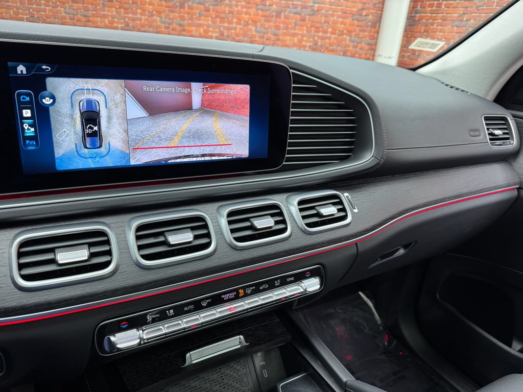 Used 2026 Mercedes-Benz GLS 450 4MATIC image 21