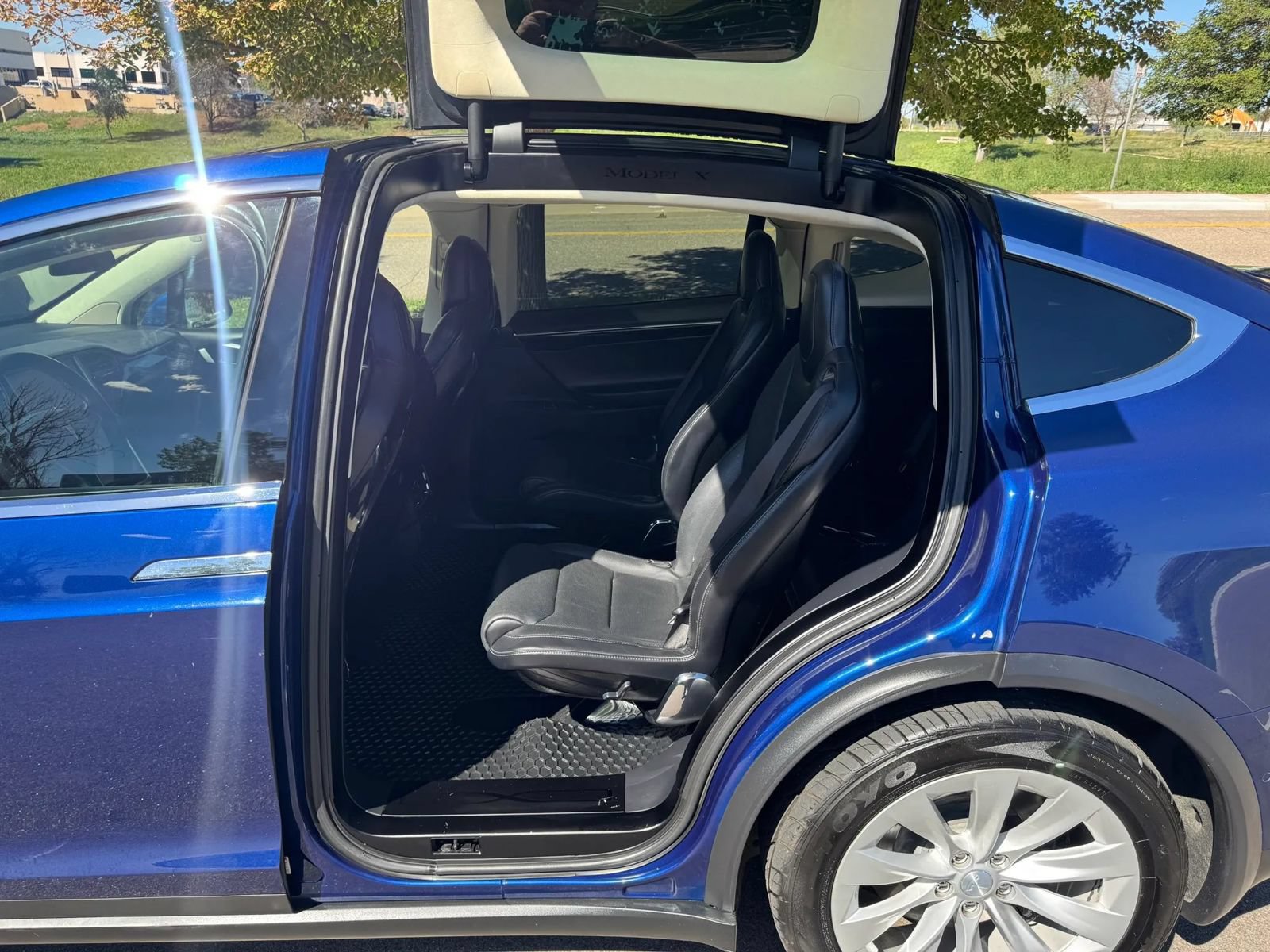 Used 2016 Tesla Model X 75D AWD/4WD image 7