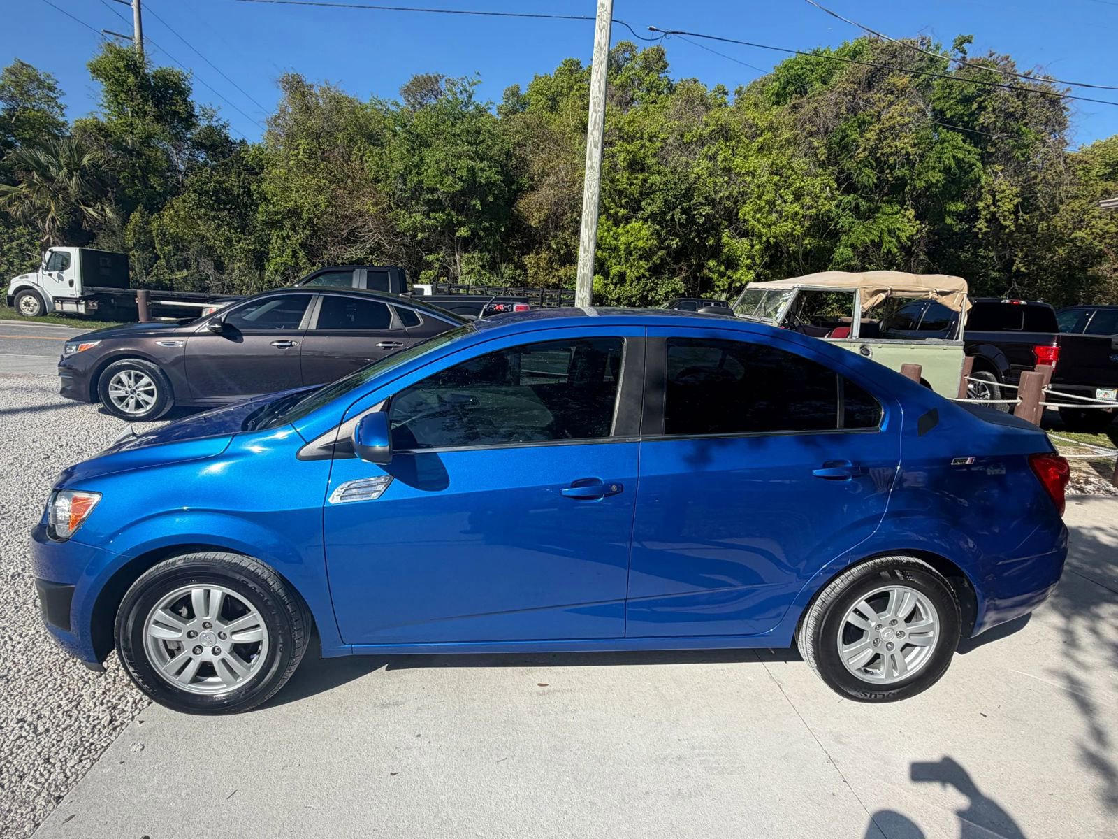 Used 2016 Chevrolet Sonic LT FWD image 4
