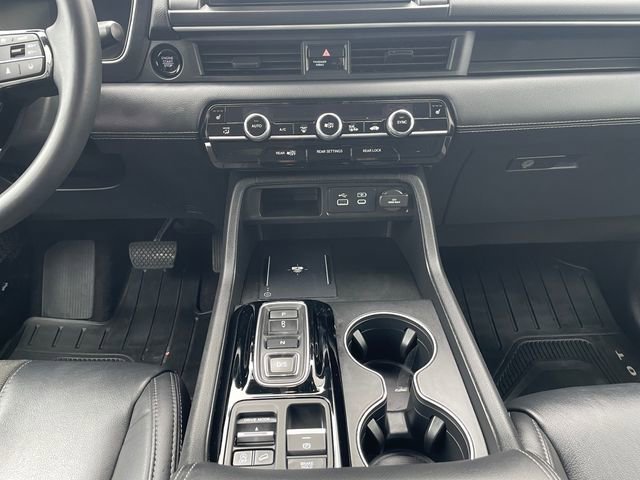 Used 2025 Honda Pilot EX-L image 11