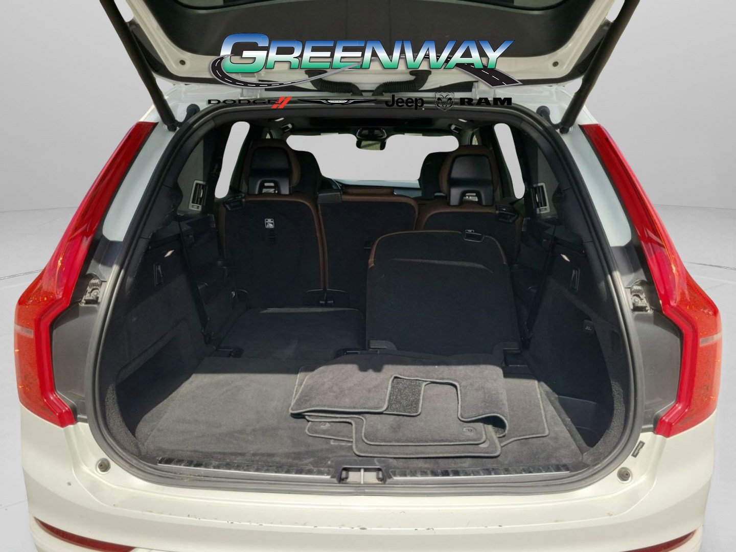 Used 2023 Volvo XC90 B6 Core w/ Climate Package AWD/4WD image 5
