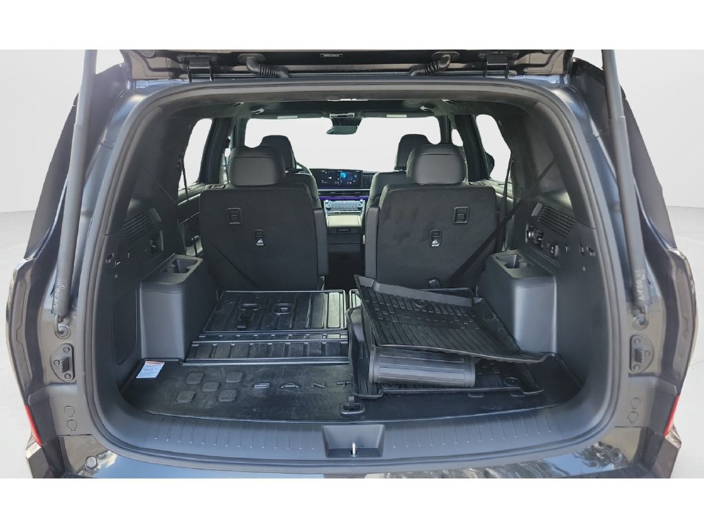 Certified 2025 Hyundai Santa Fe Calligraphy FWD image 9